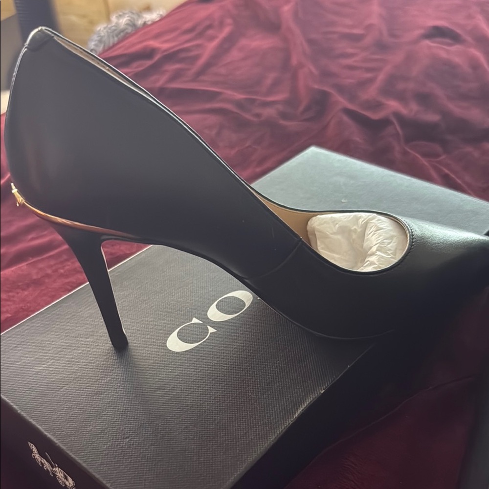 Coach Black Heels Timeless Elegance SIZE 8 B